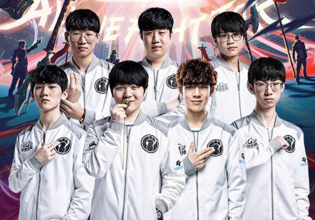 现出的领袖 现出的领袖