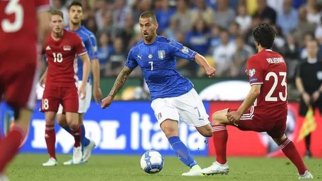 佩德里：我和奥尔莫很有默契；喜欢中场指挥官这个角色