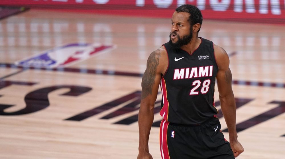 传出与多名 传出与多名