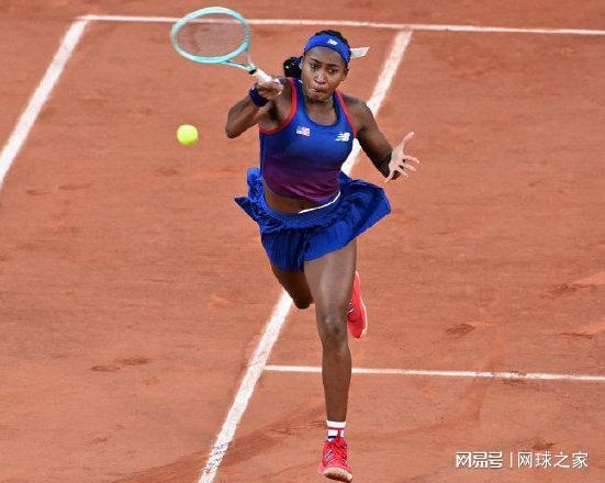 [中超]古斯塔沃分球 巴尔加斯推射破门.