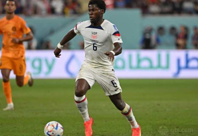 比尔仍对太阳充满信心：我们极具天赋 到了季后赛什么都可能发生